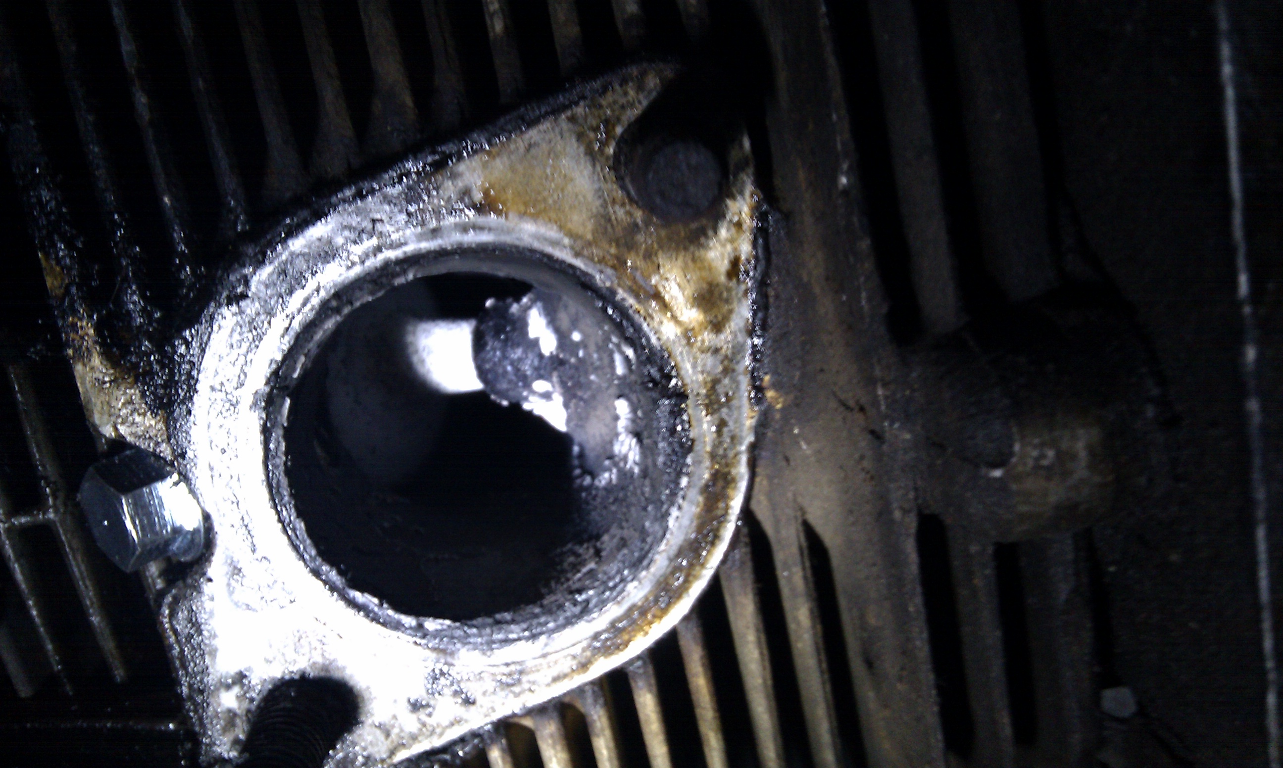 White Deposits In The Exhuast Ports/Back Of Exhaust Valves General